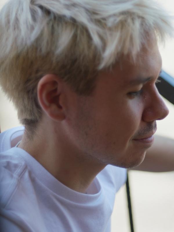 Jesse close-up in profile