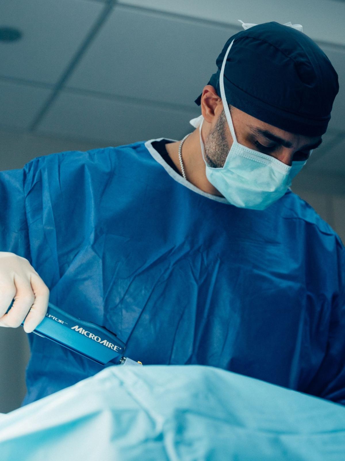 Vinod K. Chopra, MD Professional Background Image