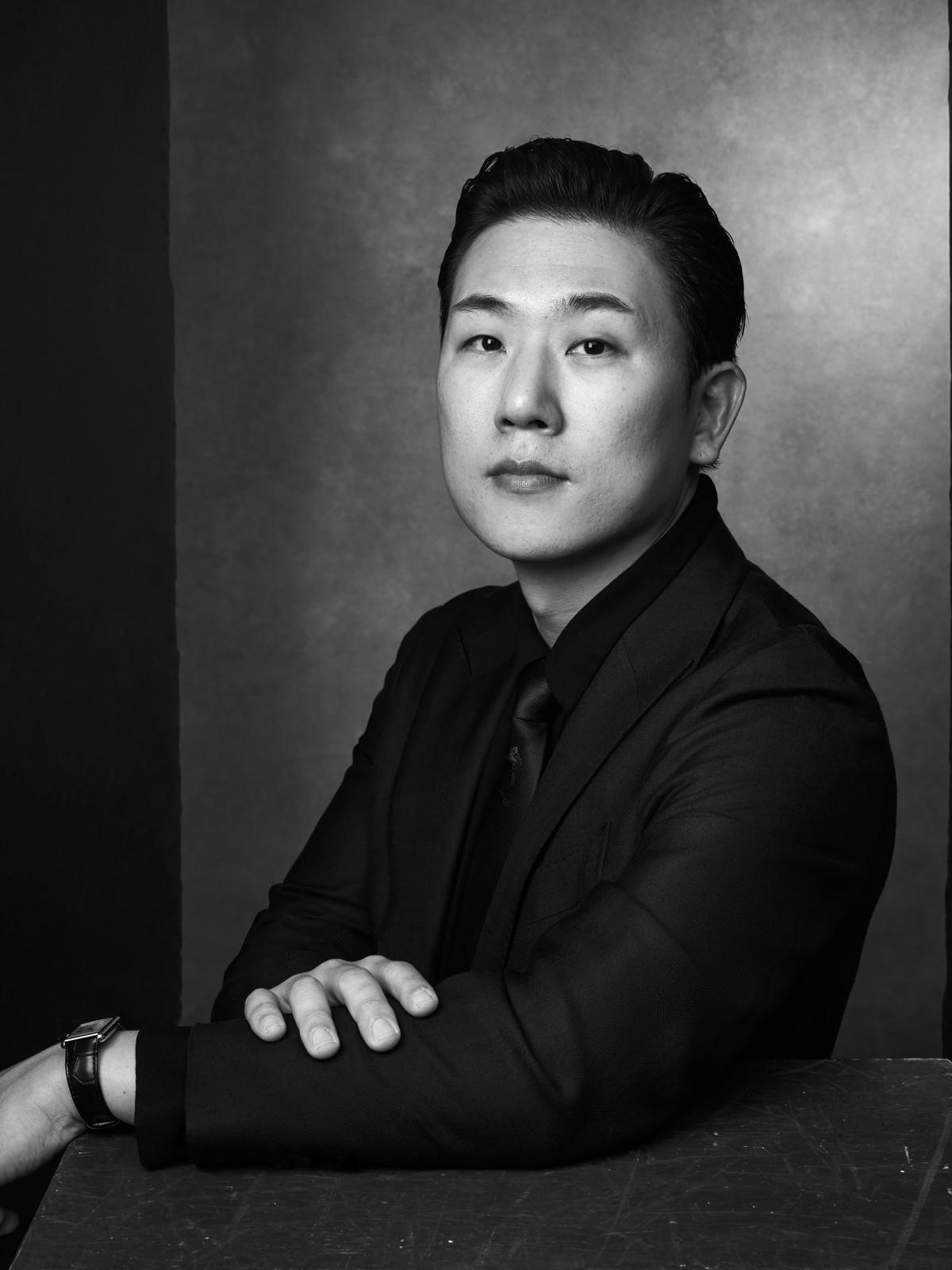 Gene K. Lee, MD, MPH Professional Background Image